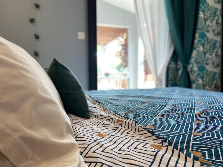 Cocooning Tropic Studio Avec Jacuzzi Privatif Saint-Louis Exterior foto